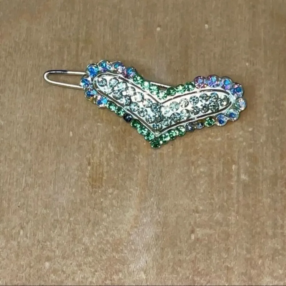 Vintage rhinestone heart hair clip